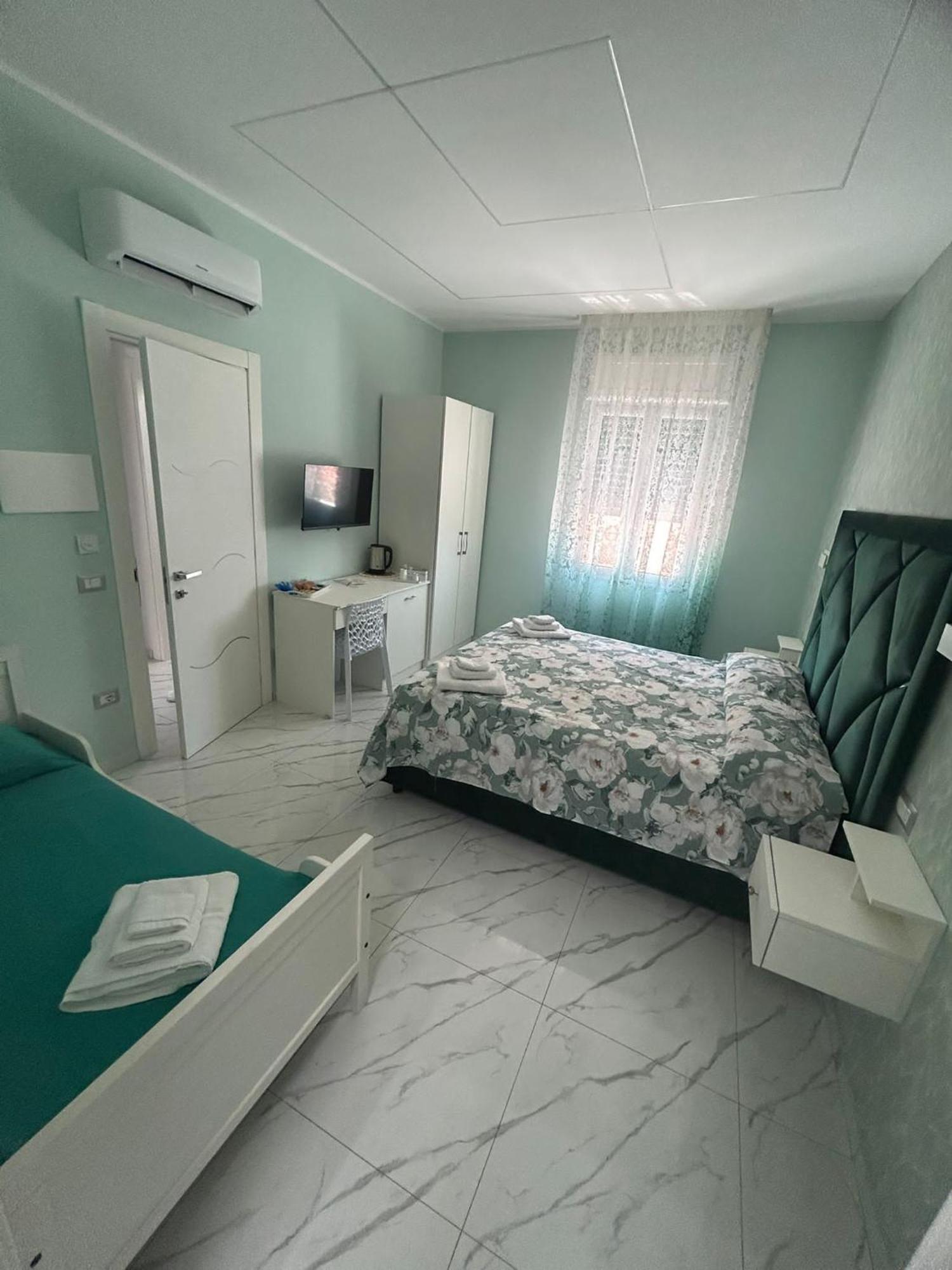 Bebsantaniellohouse1 Bed & Breakfast Naples