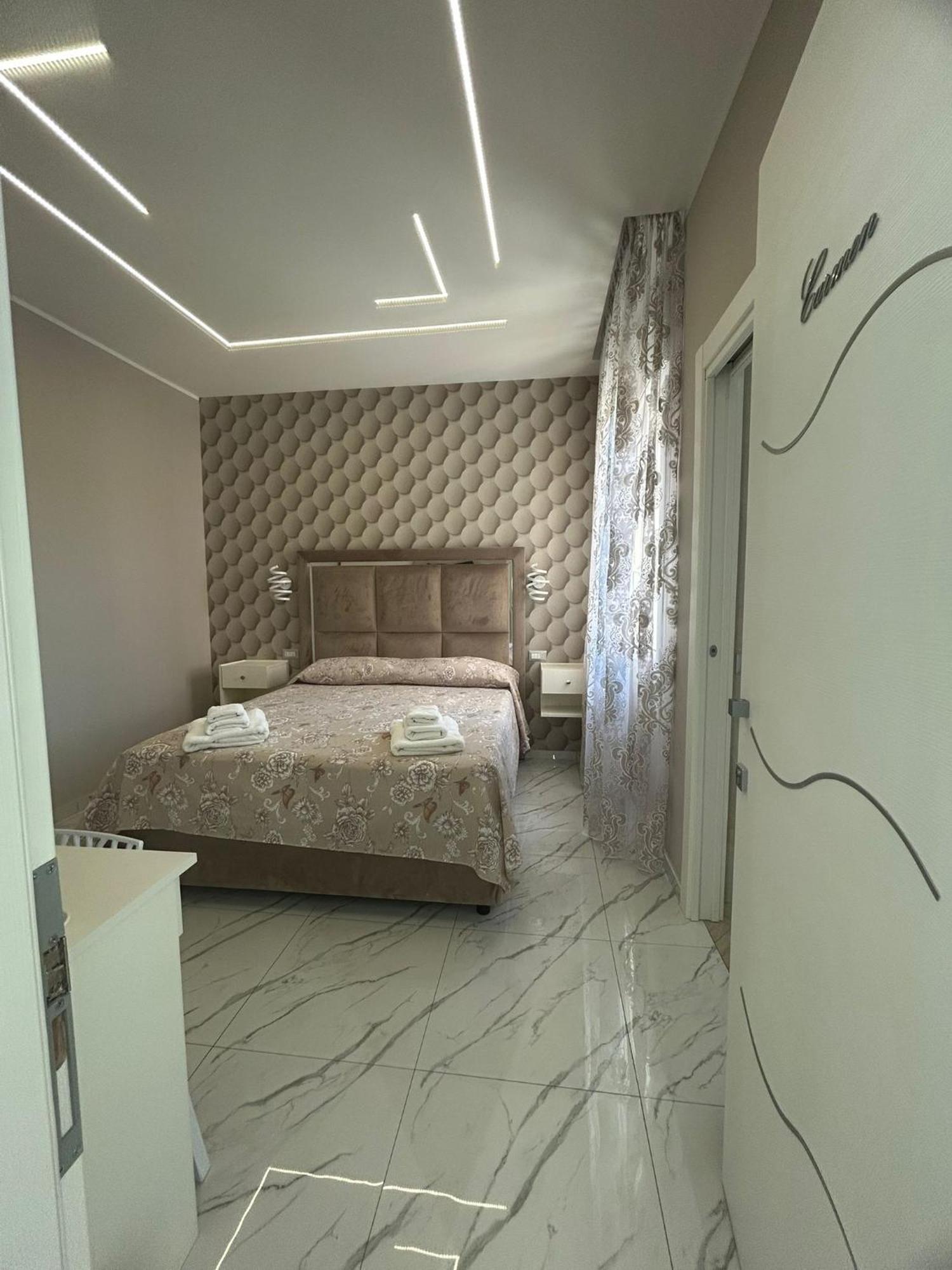 Bebsantaniellohouse1 * Naples